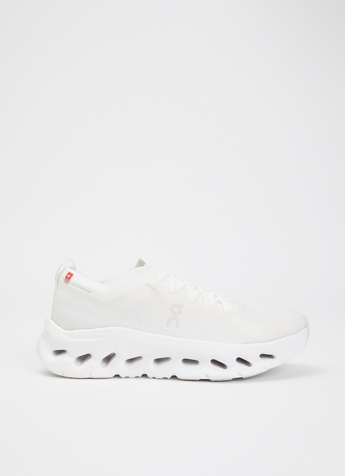 On Cloudtilt Moon sneaker met gebreid bovenwerk - voorkant 5 wit