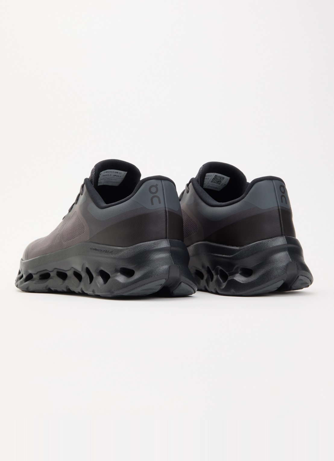 On Cloudtilt Remix sneaker van mesh met logo - achterkant zwart