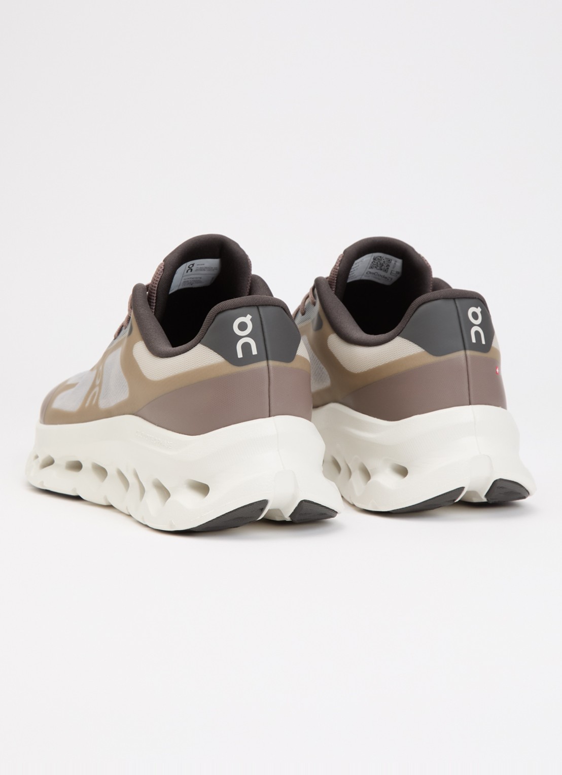 On Cloudtilt Remix sneaker van mesh met logo - achterkant 4 taupe