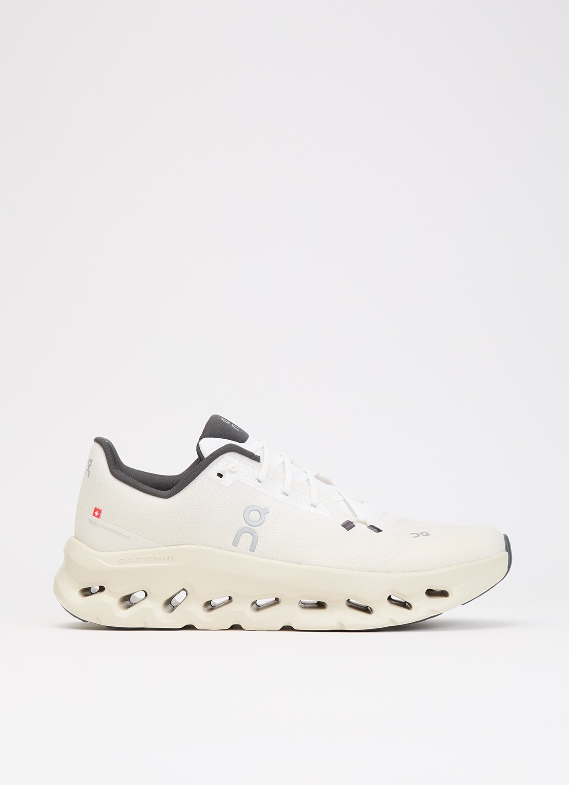 On Cloudtilt sneaker met gebreid bovenwerk en logo - voorkant 5 creme