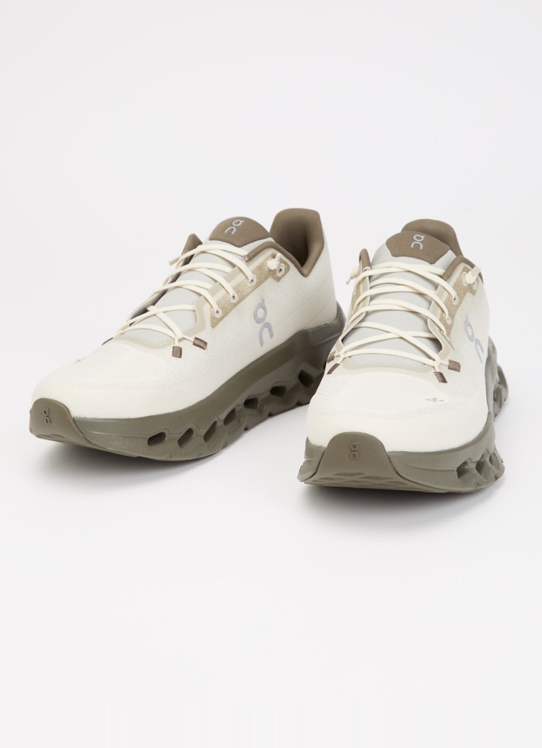 On Cloudtilt sneaker met gebreid bovenwerk en logo - detail bronsgroen