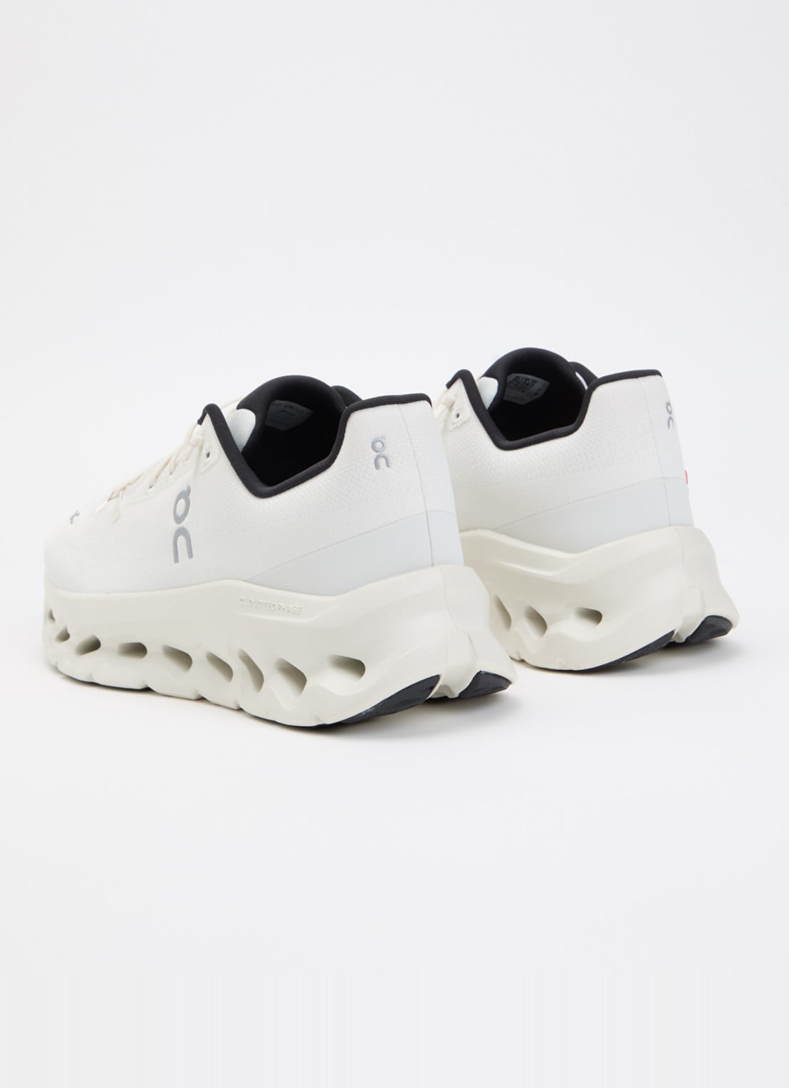 On Cloudtilt sneaker met logo - achterkant 4 gebroken wit