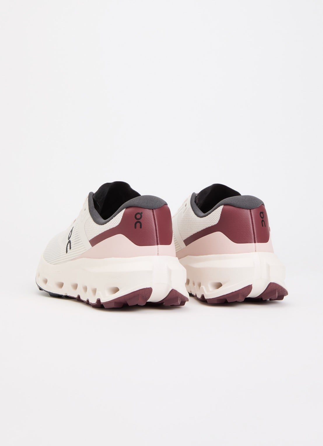 On Cloudvista 3 sneaker van mesh met logo - achterkant creme