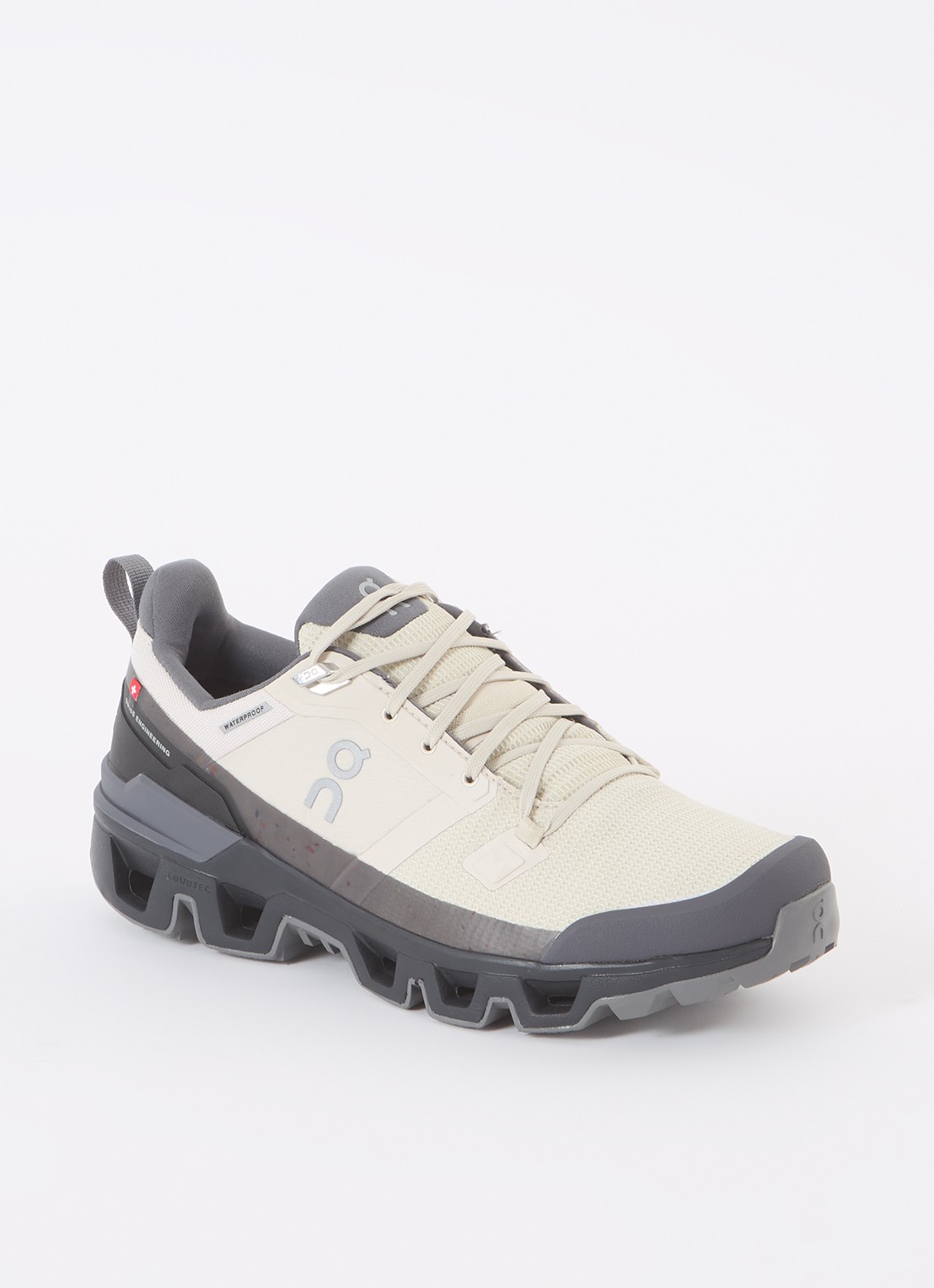 On Cloudwander Waterproof sneaker met mesh details - voorkant 4 beige