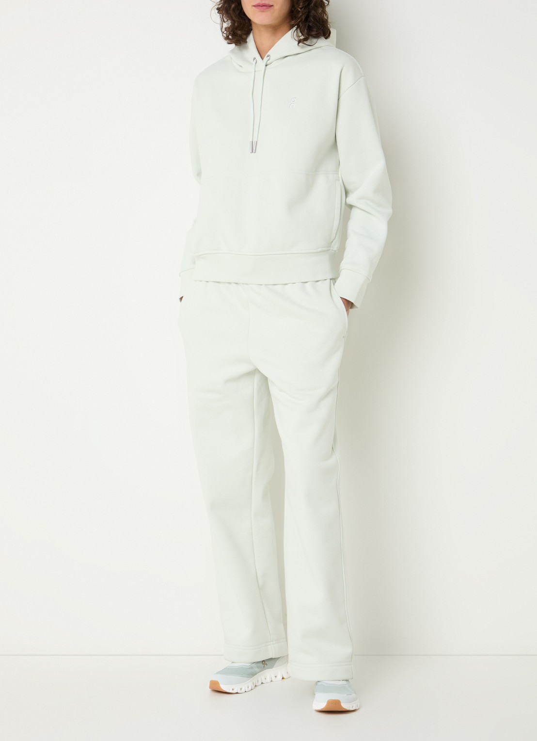 On Club Collective high waist straight fit joggingbroek met steekzakken - voorkant 2 lichtgroen