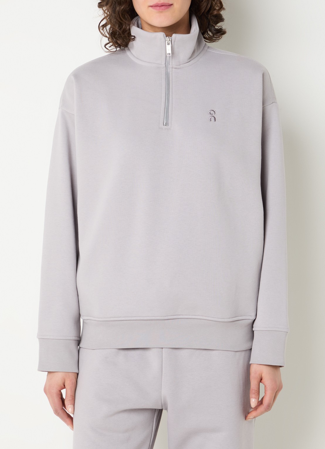 On Club Collective sweater met halve rits - detail taupe