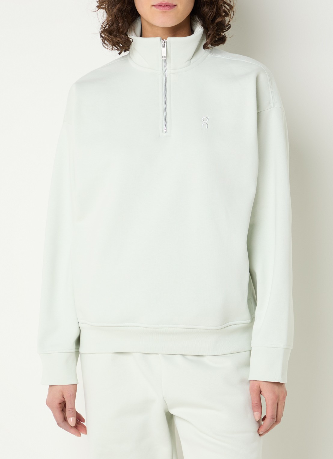 On Club Collective sweater met halve rits - detail 4 lichtgroen