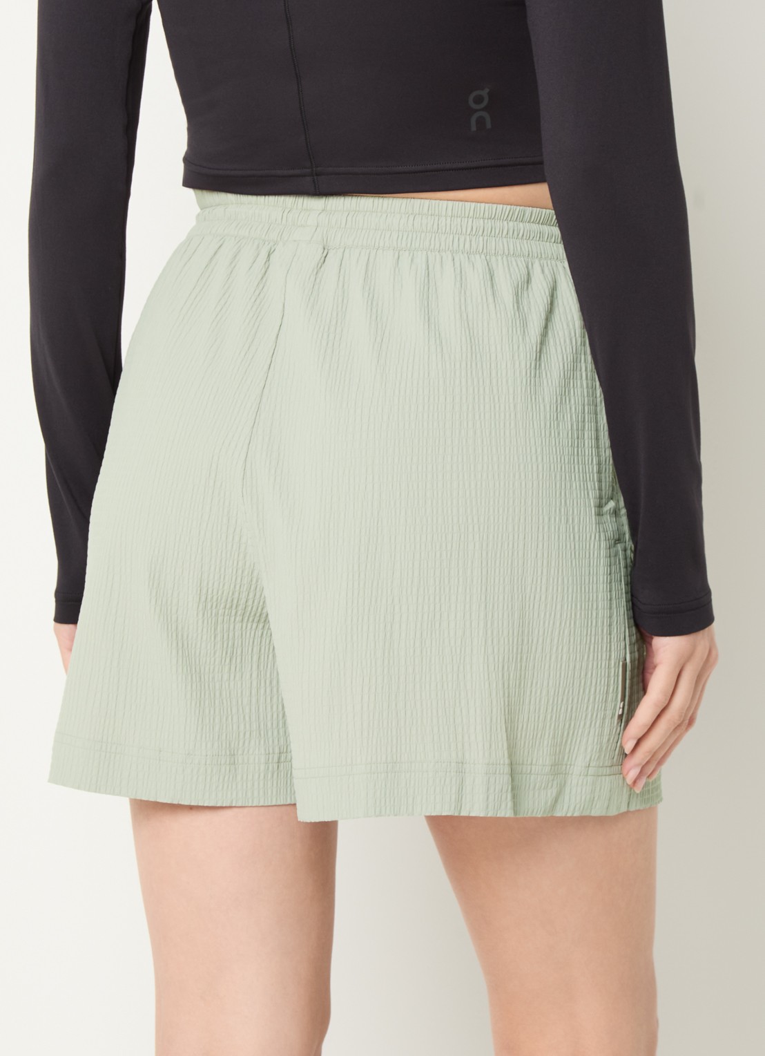 On Courtside Eaze high waist wide fit korte broek met structuur - achterkant 4 lindegroen