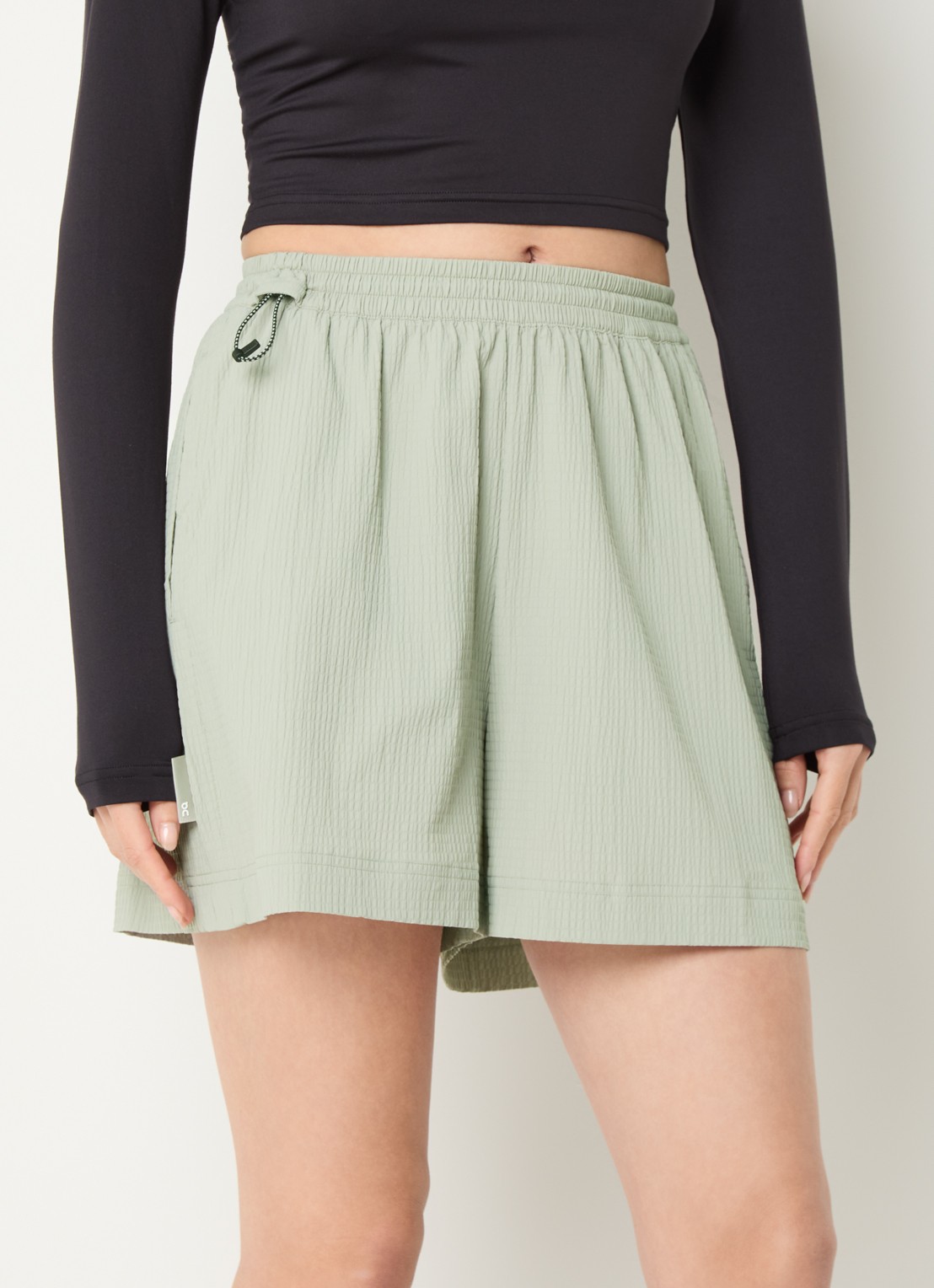 On Courtside Eaze high waist wide fit korte broek met structuur - detail 3 lindegroen