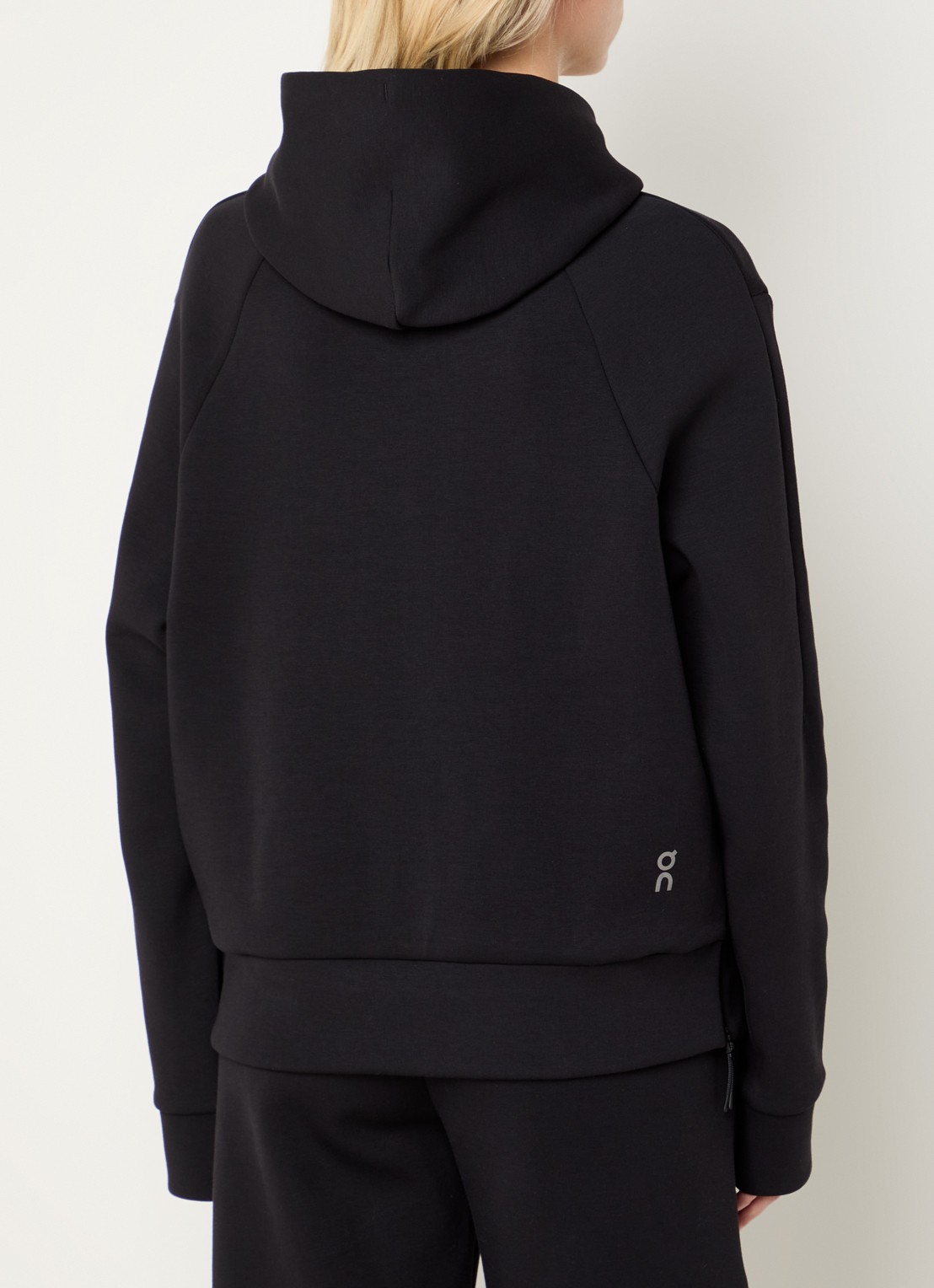 On Focus hoodie met logo - achterkant 5 zwart