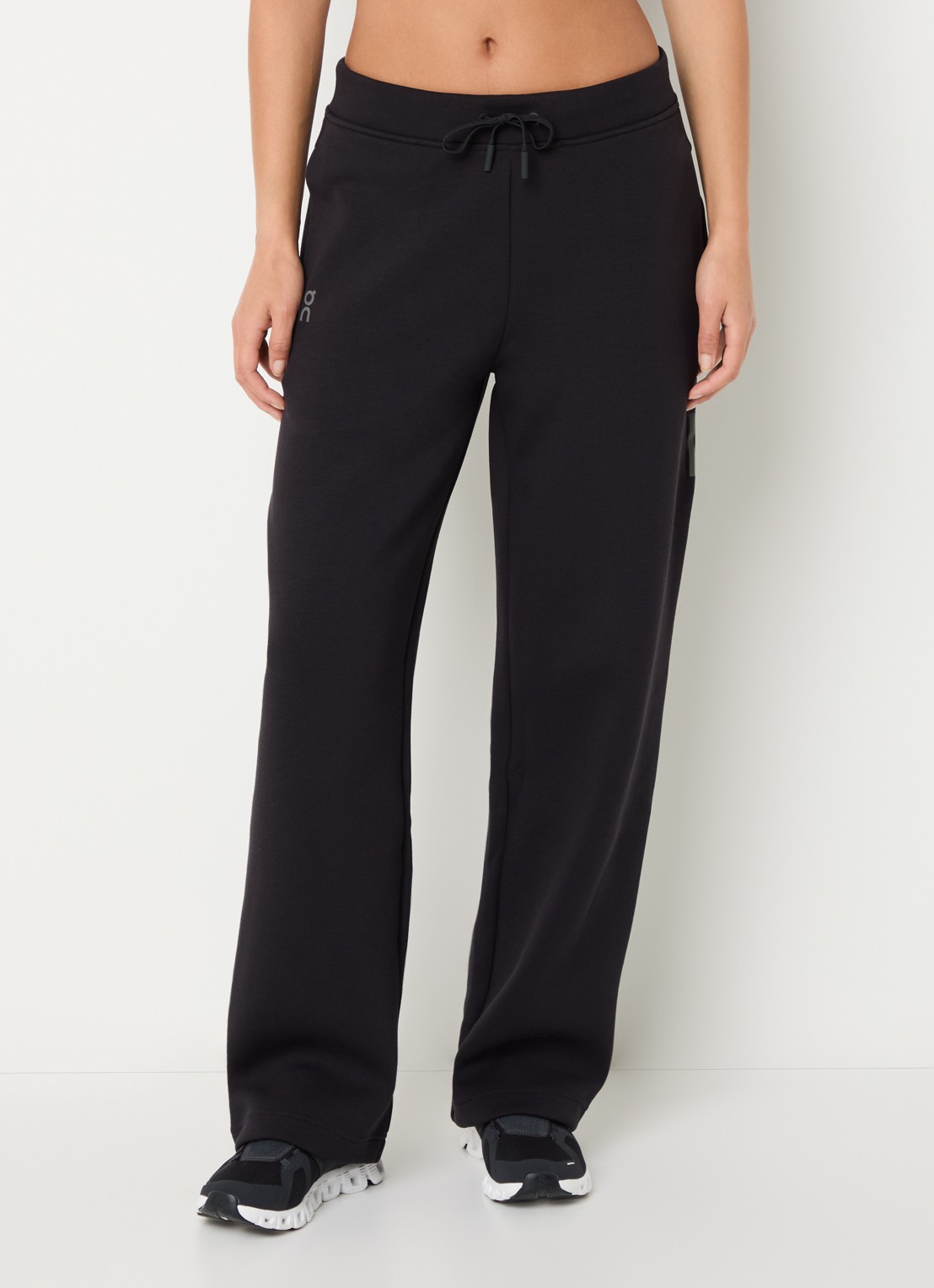 On Focus Tech high waist straight fit joggingbroek met steekzakken - detail 4 zwart