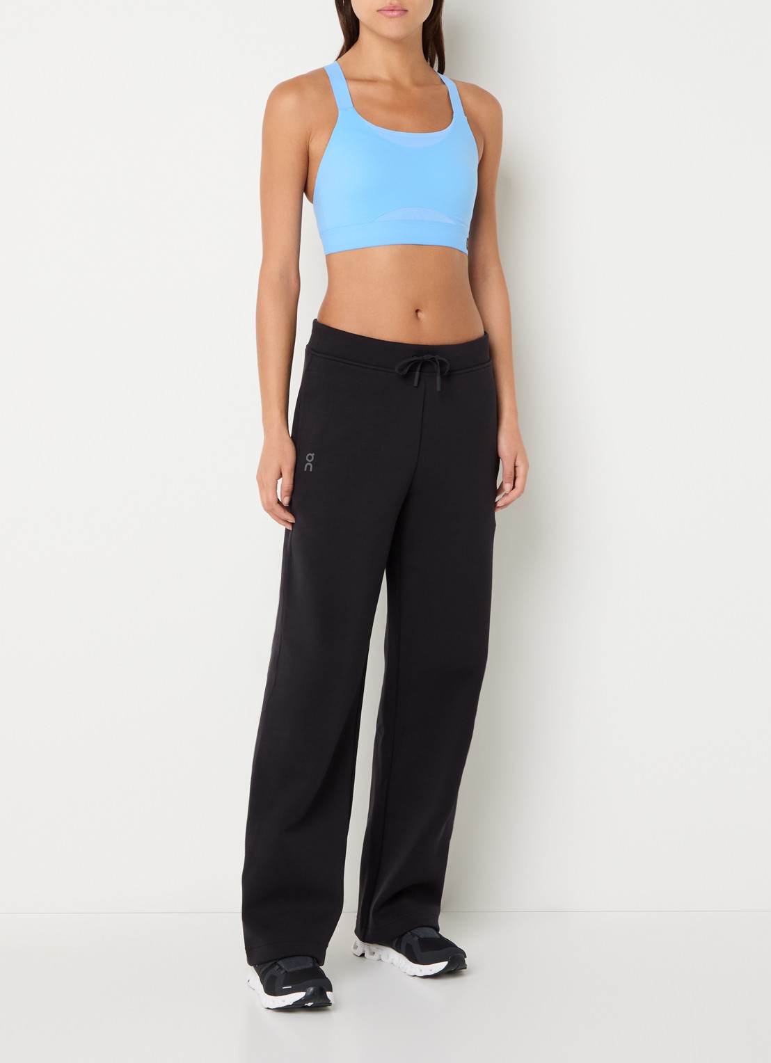 On Focus Tech high waist straight fit joggingbroek met steekzakken - voorkant 3 zwart