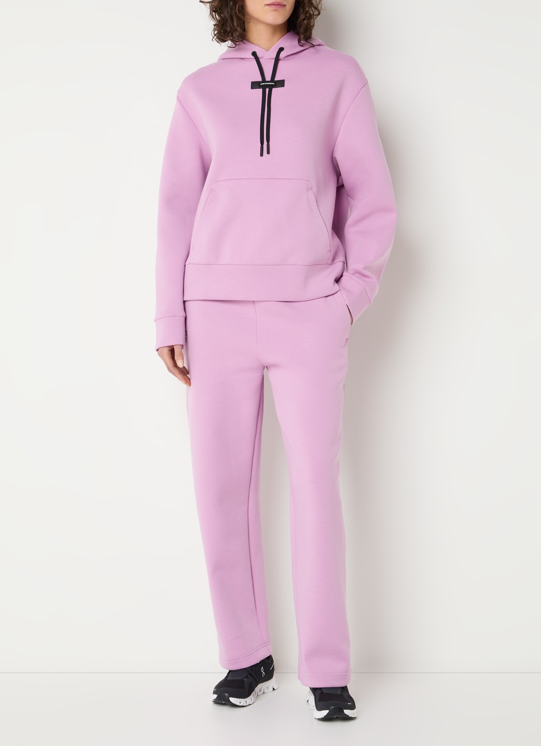 On Focus Tech high waist straight fit joggingbroek met steekzakken - voorkant 2 roze