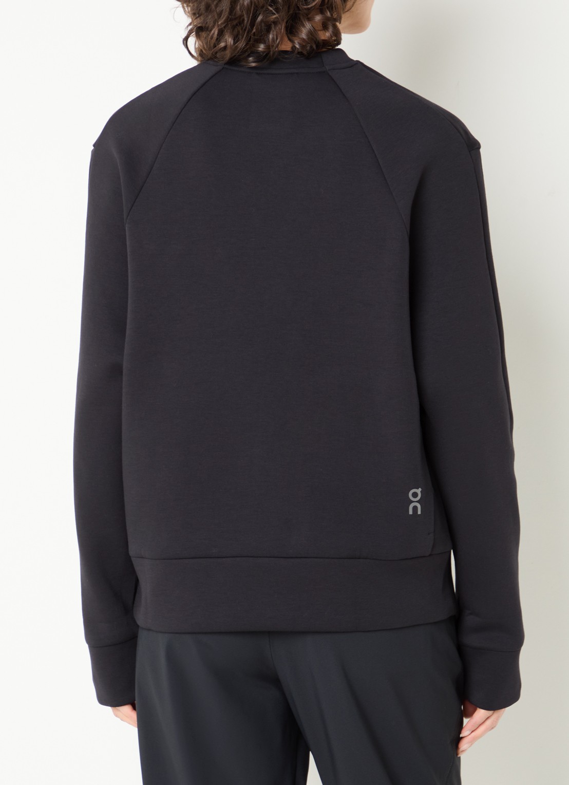 On Focus Tech sweater met logo - achterkant zwart