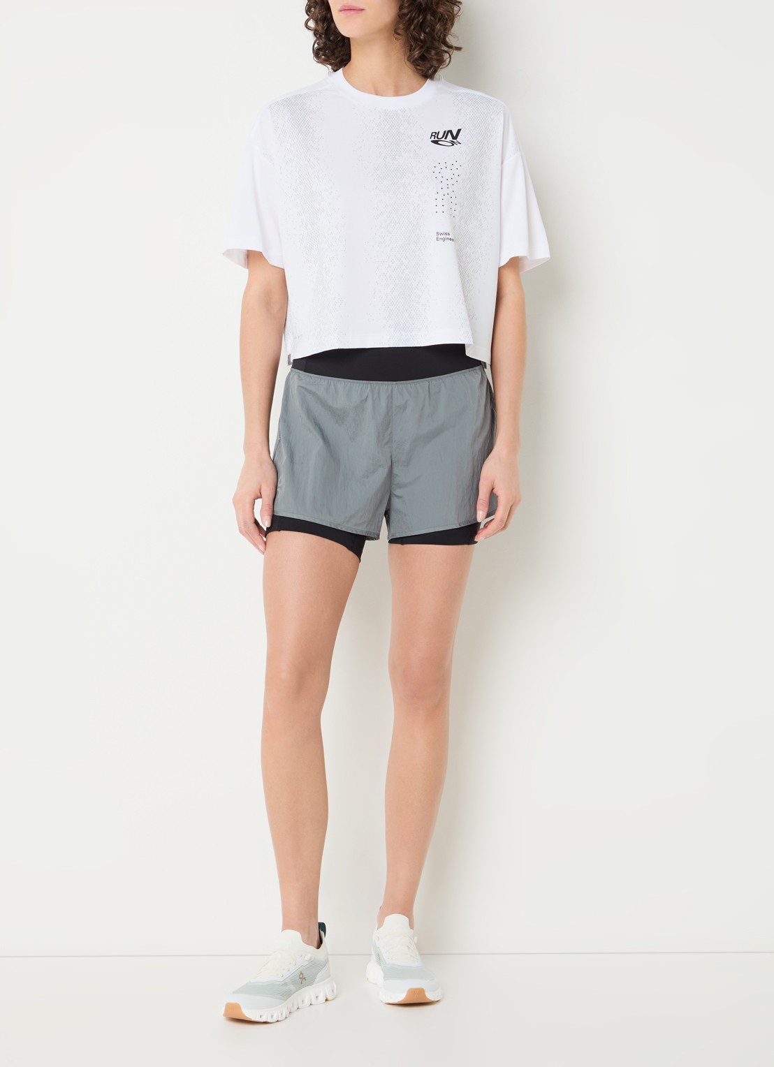 On Performance Volt high waist straight fit trainingsshort  - voorkant 2 antraciet