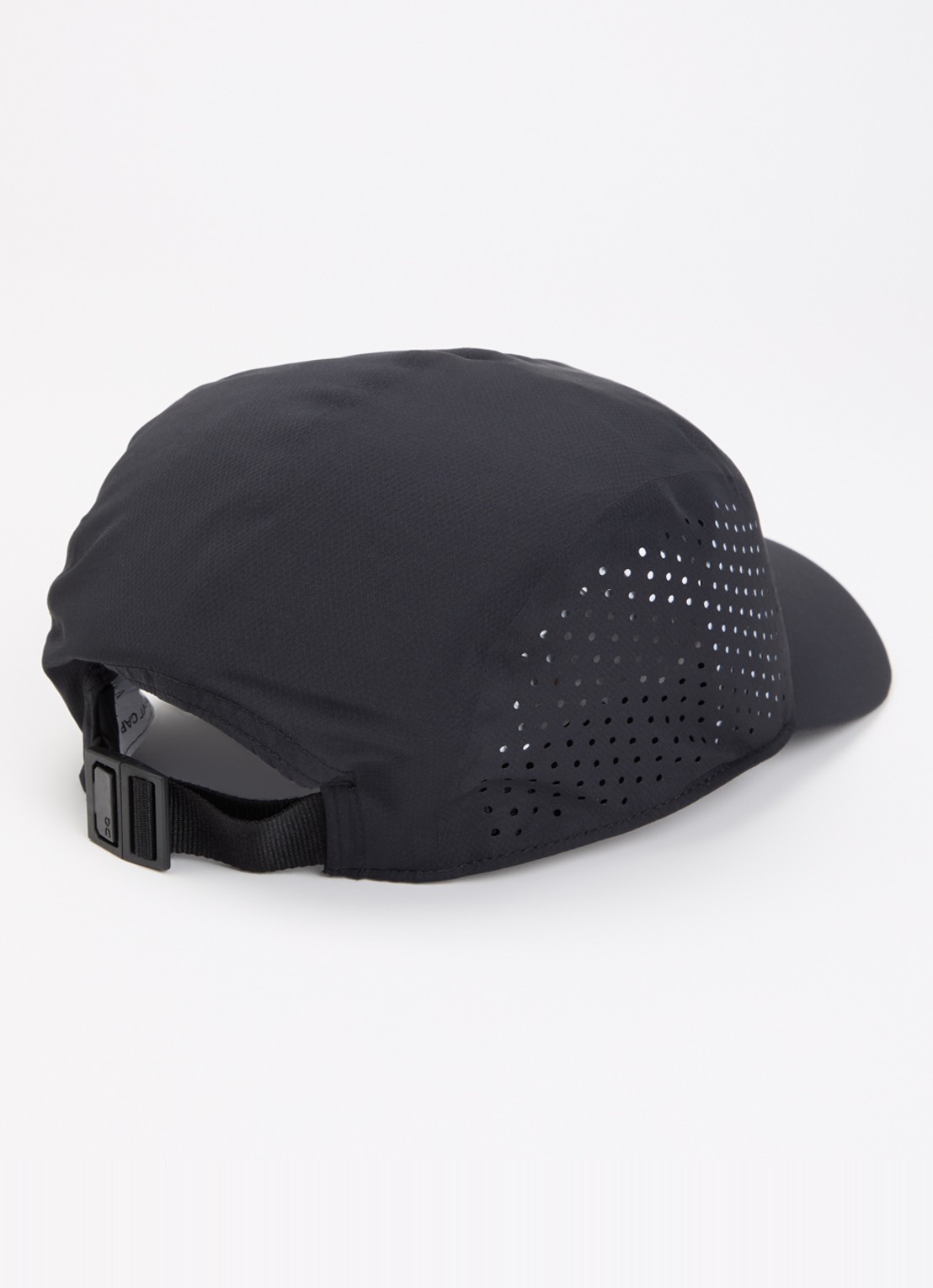 On Pet met logo - detail zwart