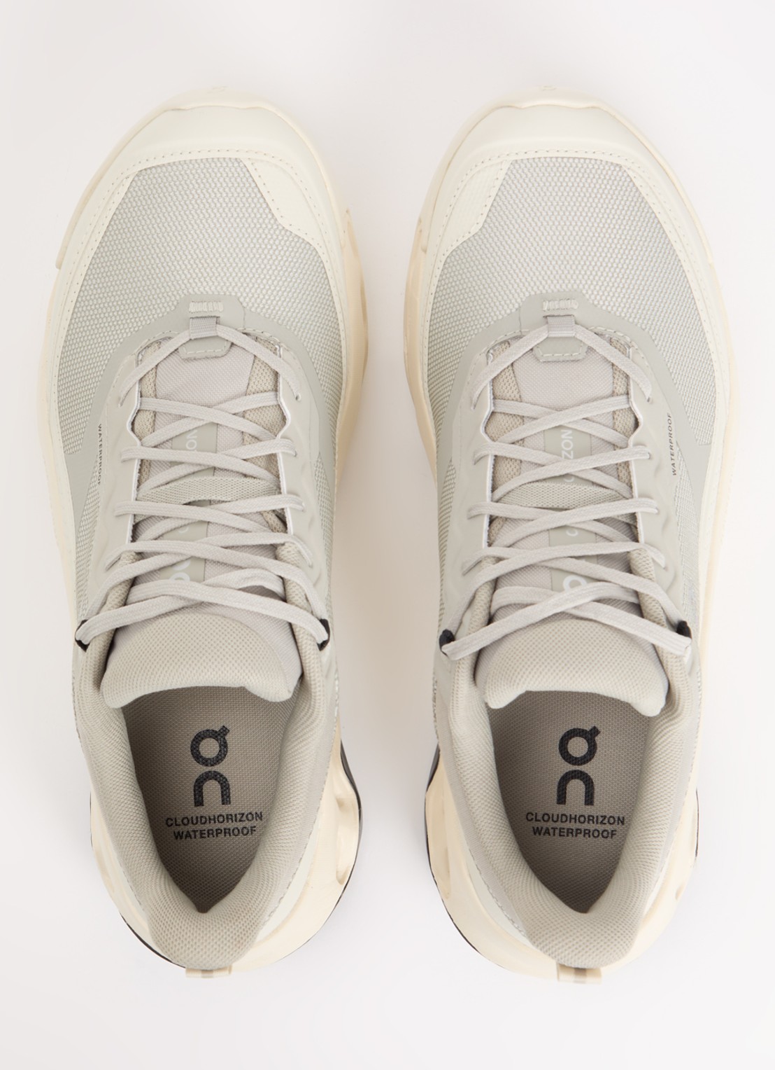 On Sneaker van mesh met logo - detail 2 gebroken wit