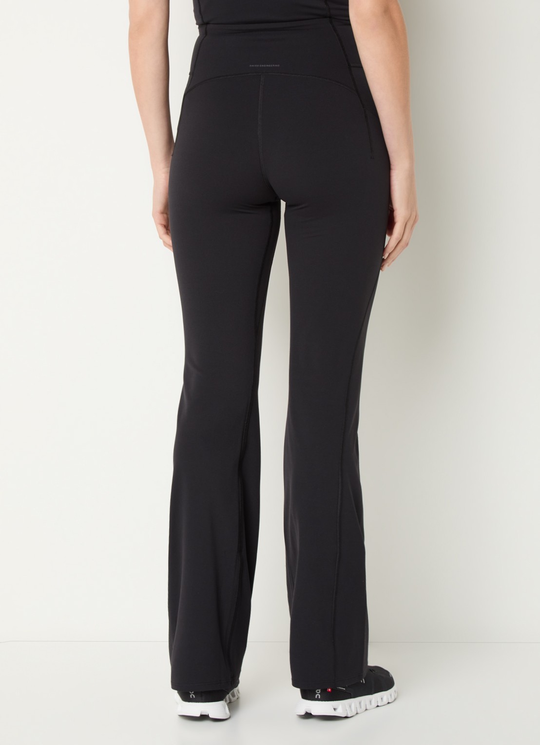 On Studio high waist flared legging met logo - achterkant zwart