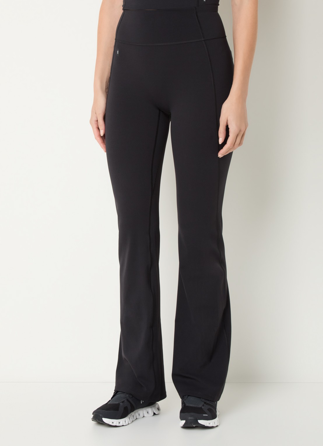 On Studio high waist flared legging met logo - detail 4 zwart