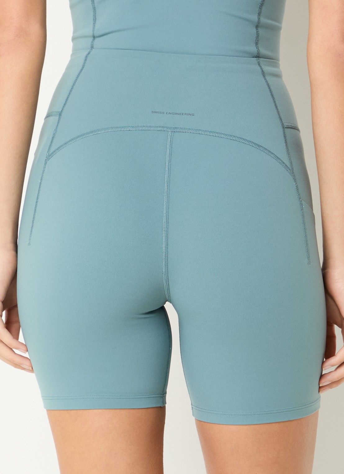 On Studio high waist skinny fit korte trainingslegging - achterkant 5 zeegroen