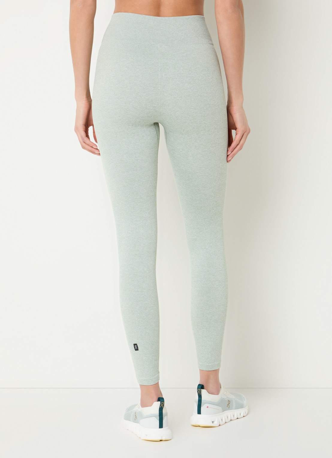 On Studio high waist skinny fit trainingslegging met logo - achterkant lindegroen