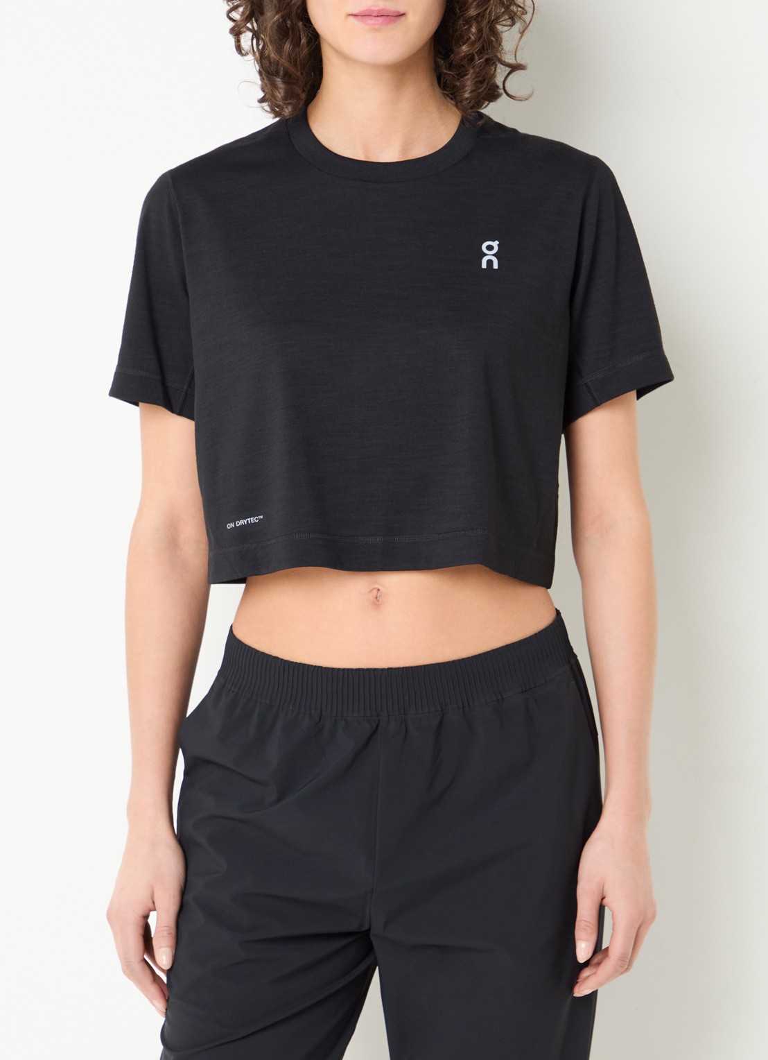 On Train cropped trainings T-shirt met logo - detail 2 zwart