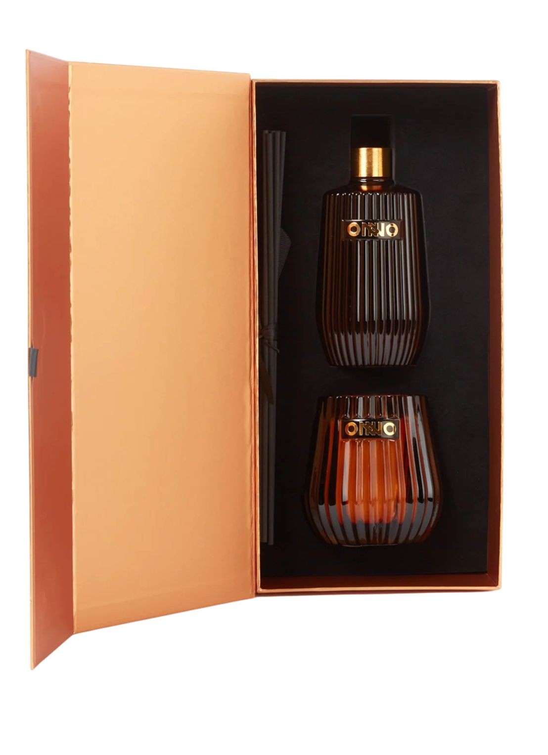Onno Ginger Fig geurstokjes en geurkaars in giftbox 375 ml - voorkant bruin