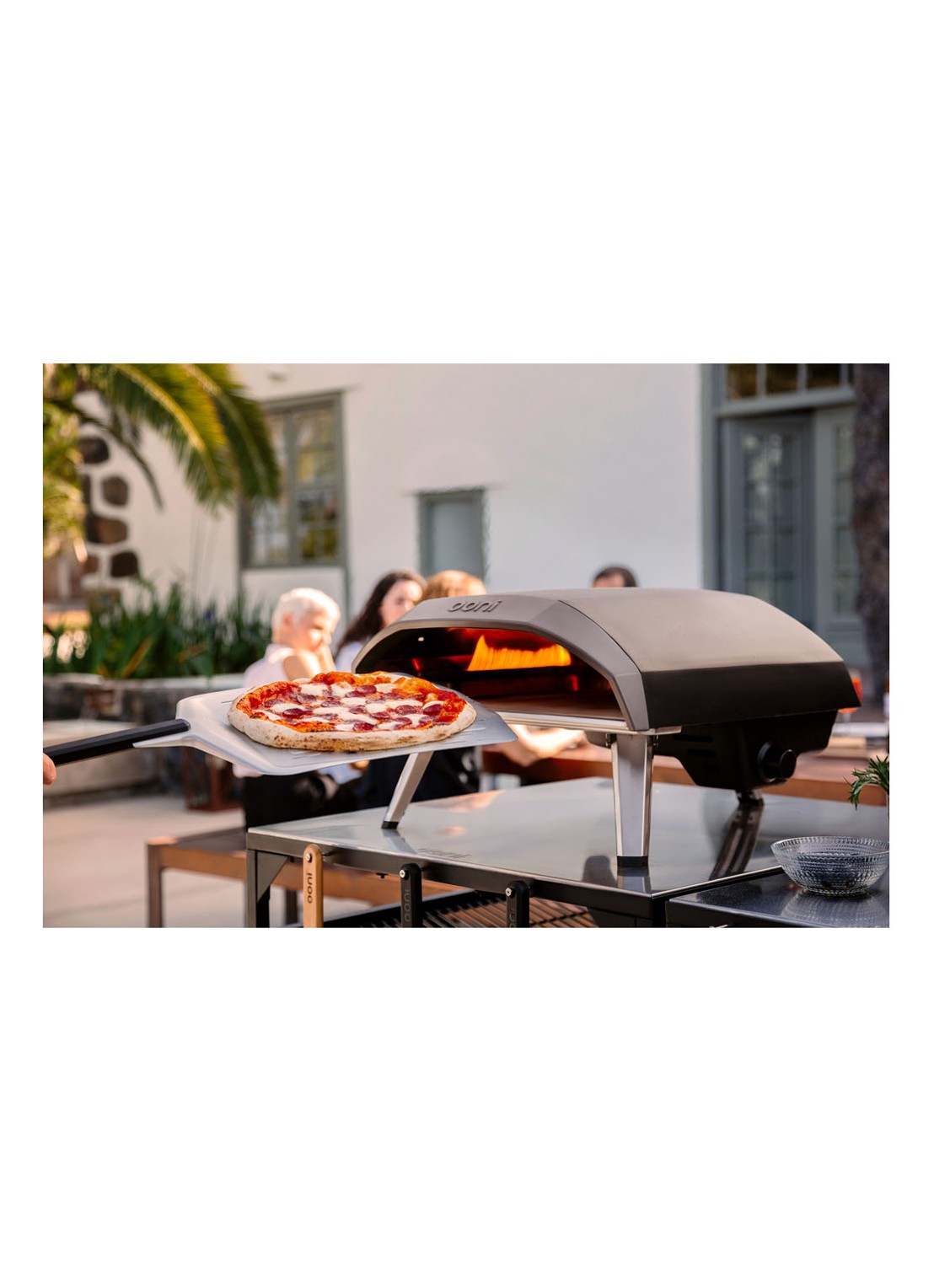Ooni Koda 16 gasgestookte pizzaoven - voorkant 3 zwart