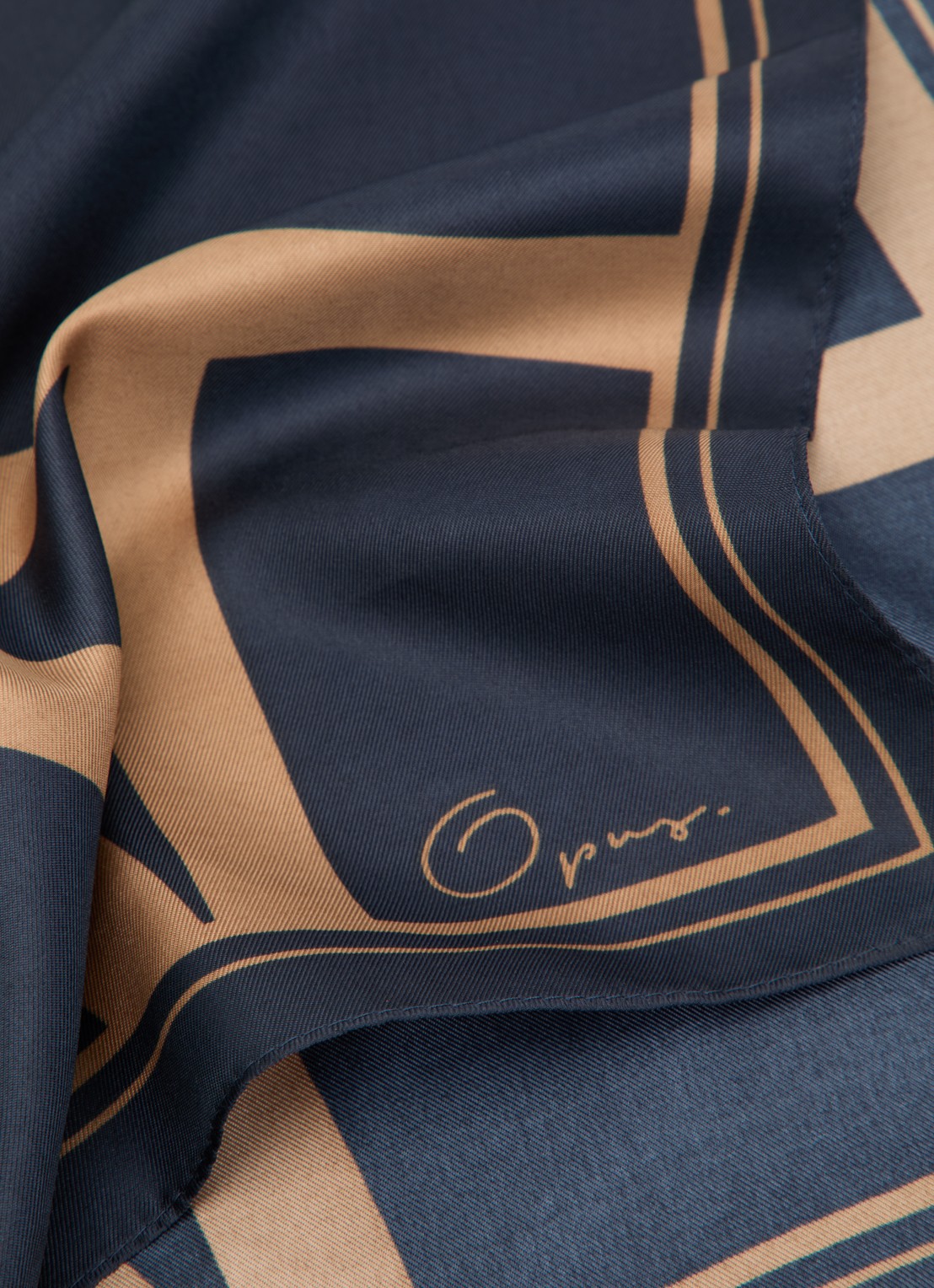 OPUS Aditha sjaal met print 60 x 60 cm - detail 2 donkerblauw