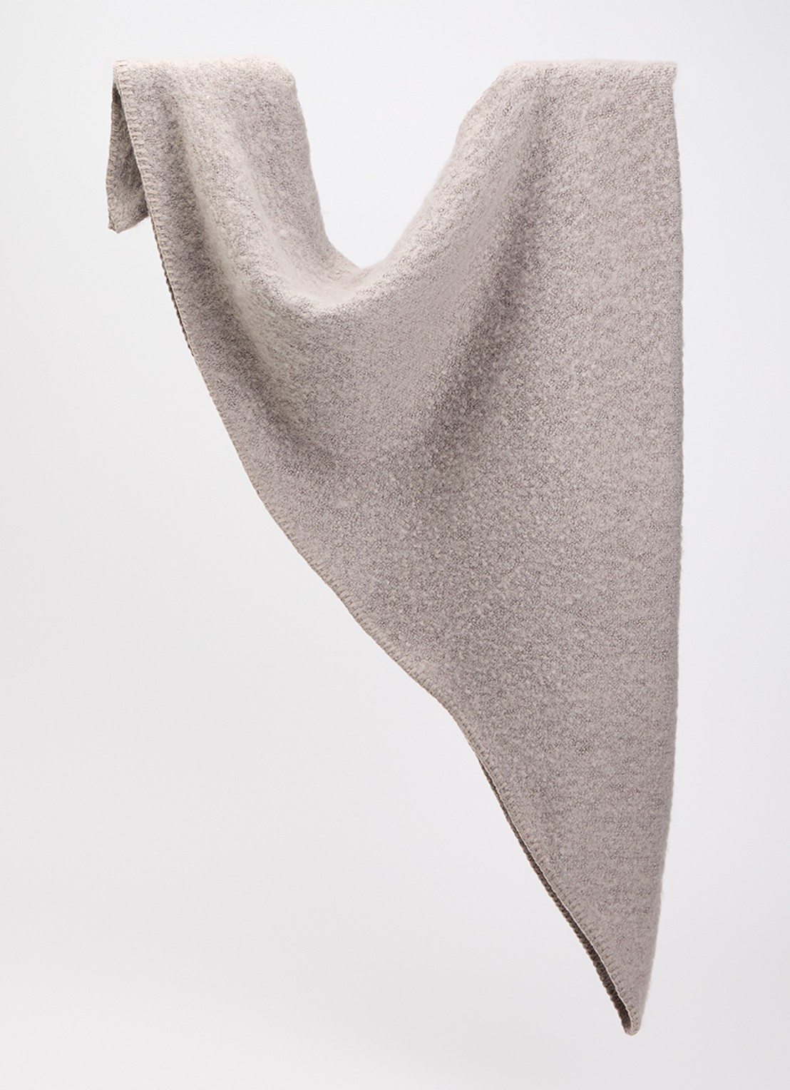 OPUS Amadsi sjaal 210 x 110 cm - voorkant 3 middengrijs