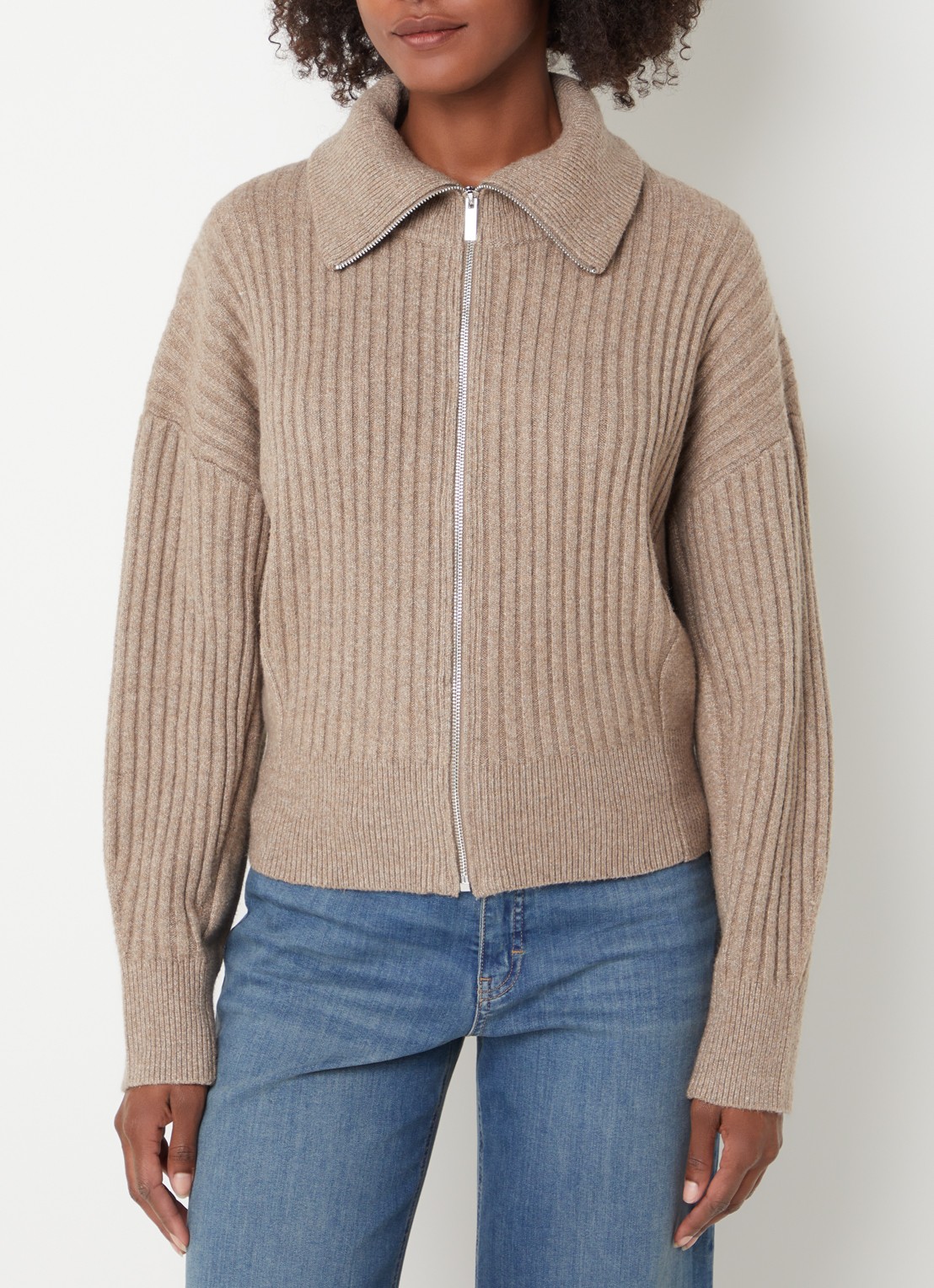 OPUS Dodesa ribgebreid vest in wolblend - detail 2 donkerbeige