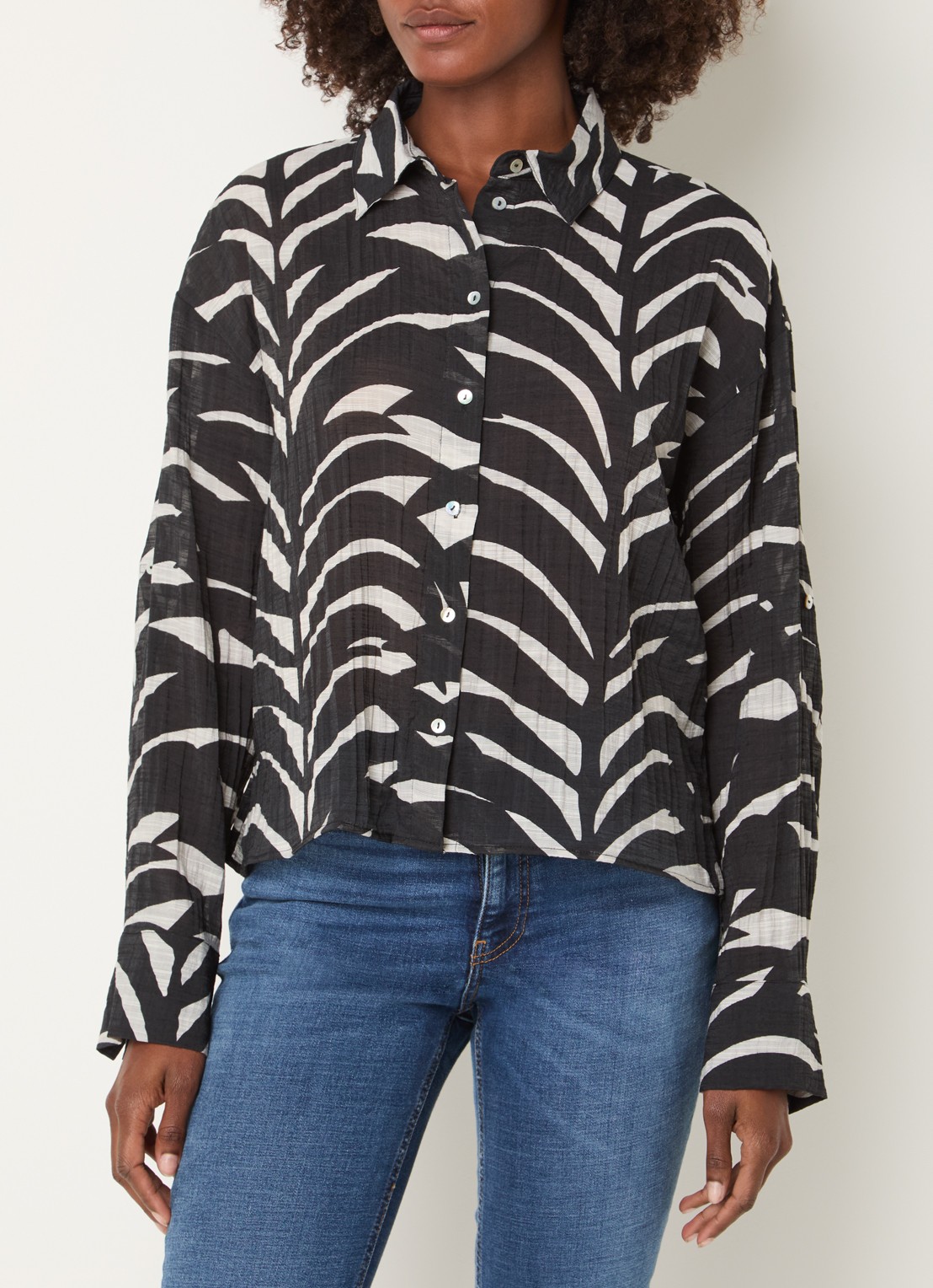 OPUS Fadena Leaves semi-transparante blouse met bladprint - detail 4 zwart