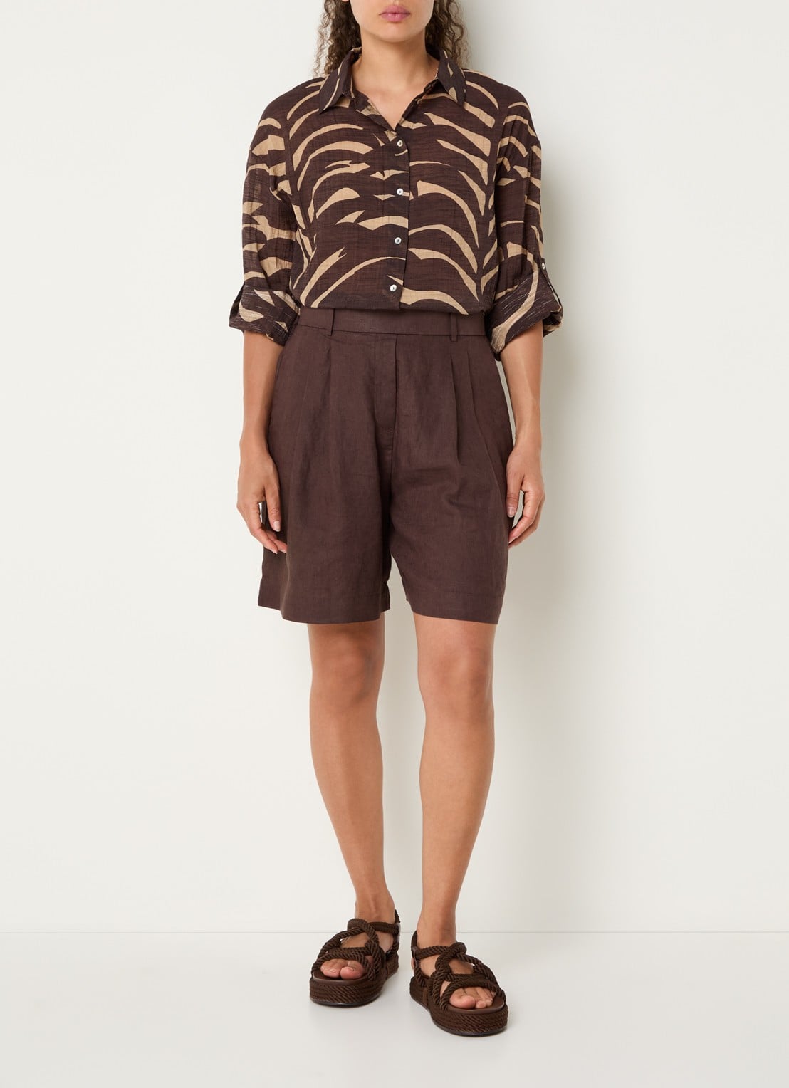 OPUS Fadena Leaves semi-transparante blouse met bladprint - voorkant 3 bruin