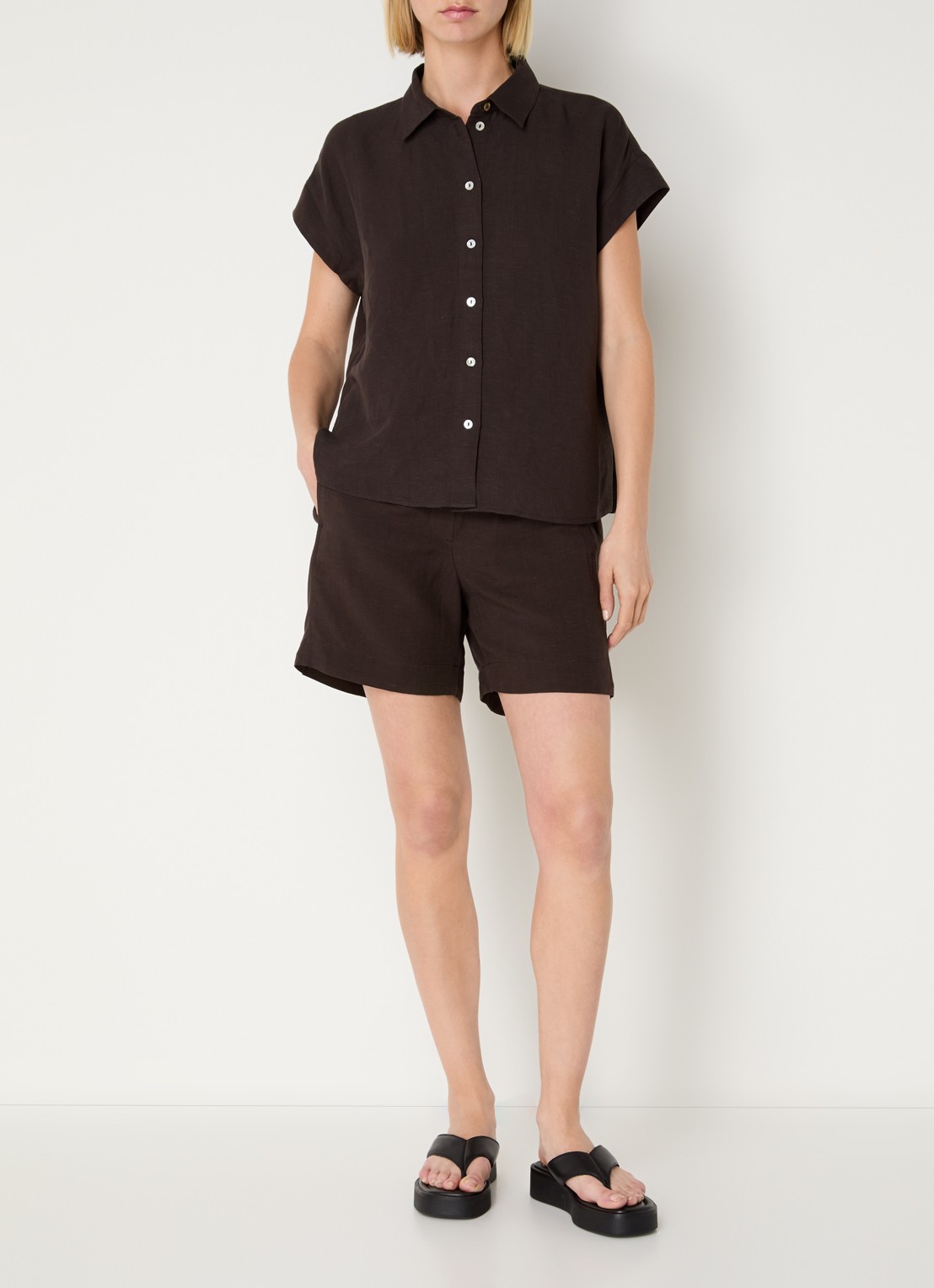 OPUS Falvia blouse in linnenblend - voorkant 3 bruin