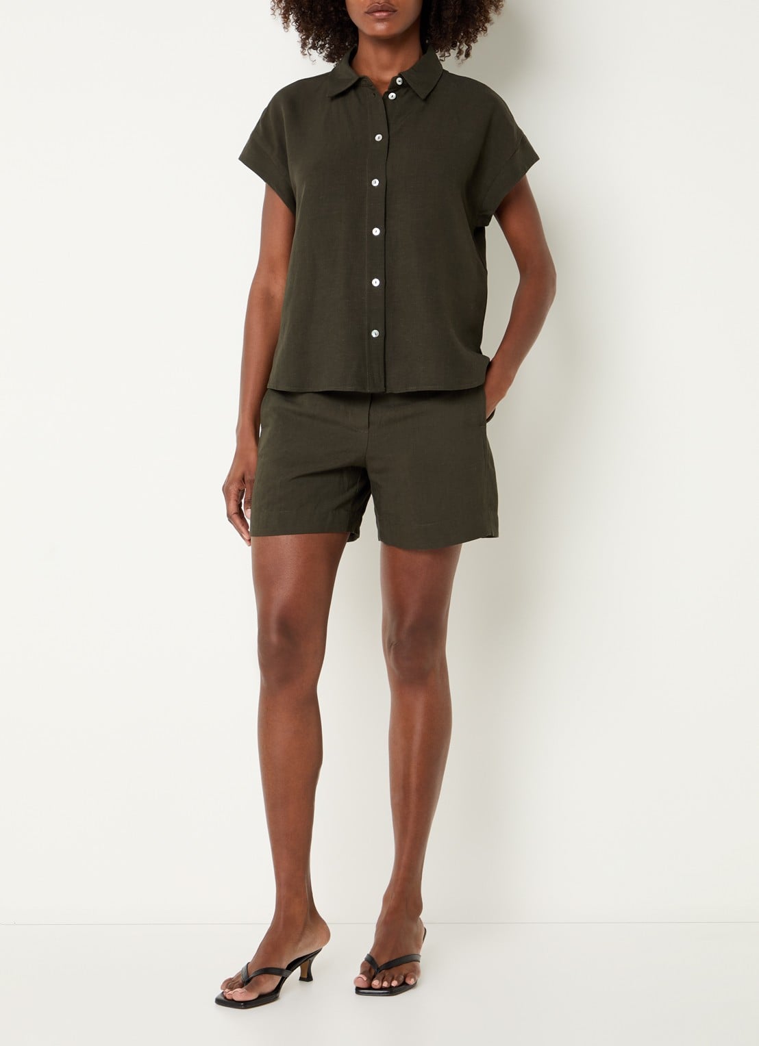 OPUS Falvia blouse in linnenblend - voorkant 2 bronsgroen