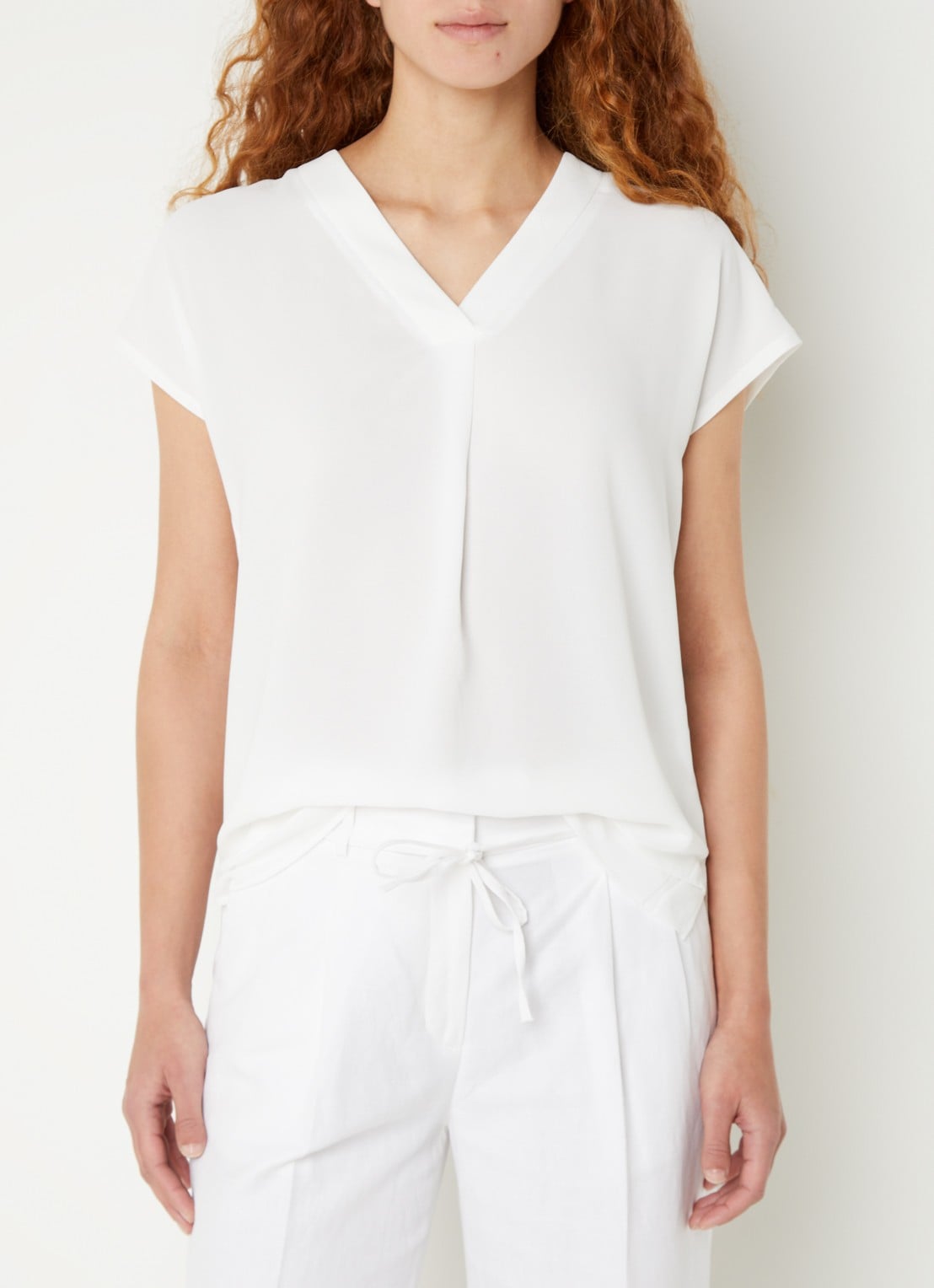 OPUS Feliso T-shirt van crêpe met V-hals - detail gebroken wit