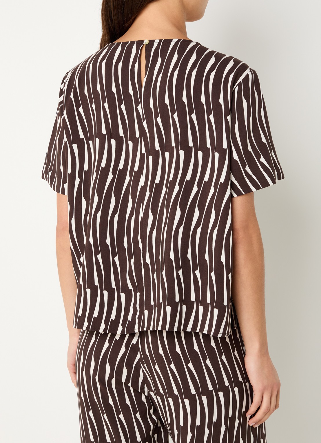 OPUS Ferona top met print      - achterkant bruin