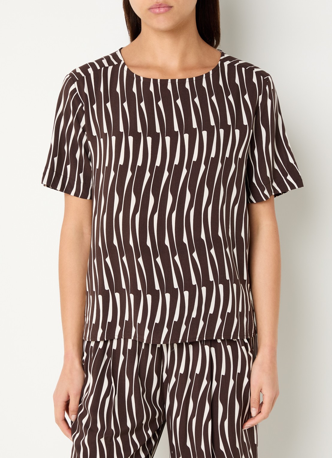 OPUS Ferona top met print      - detail 2 bruin