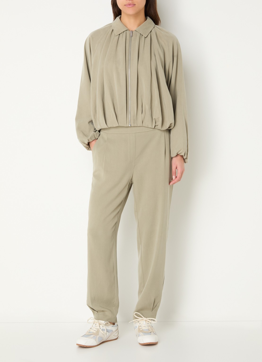 OPUS High waist loose fit pantalon met steekzakken - voorkant 3 beige