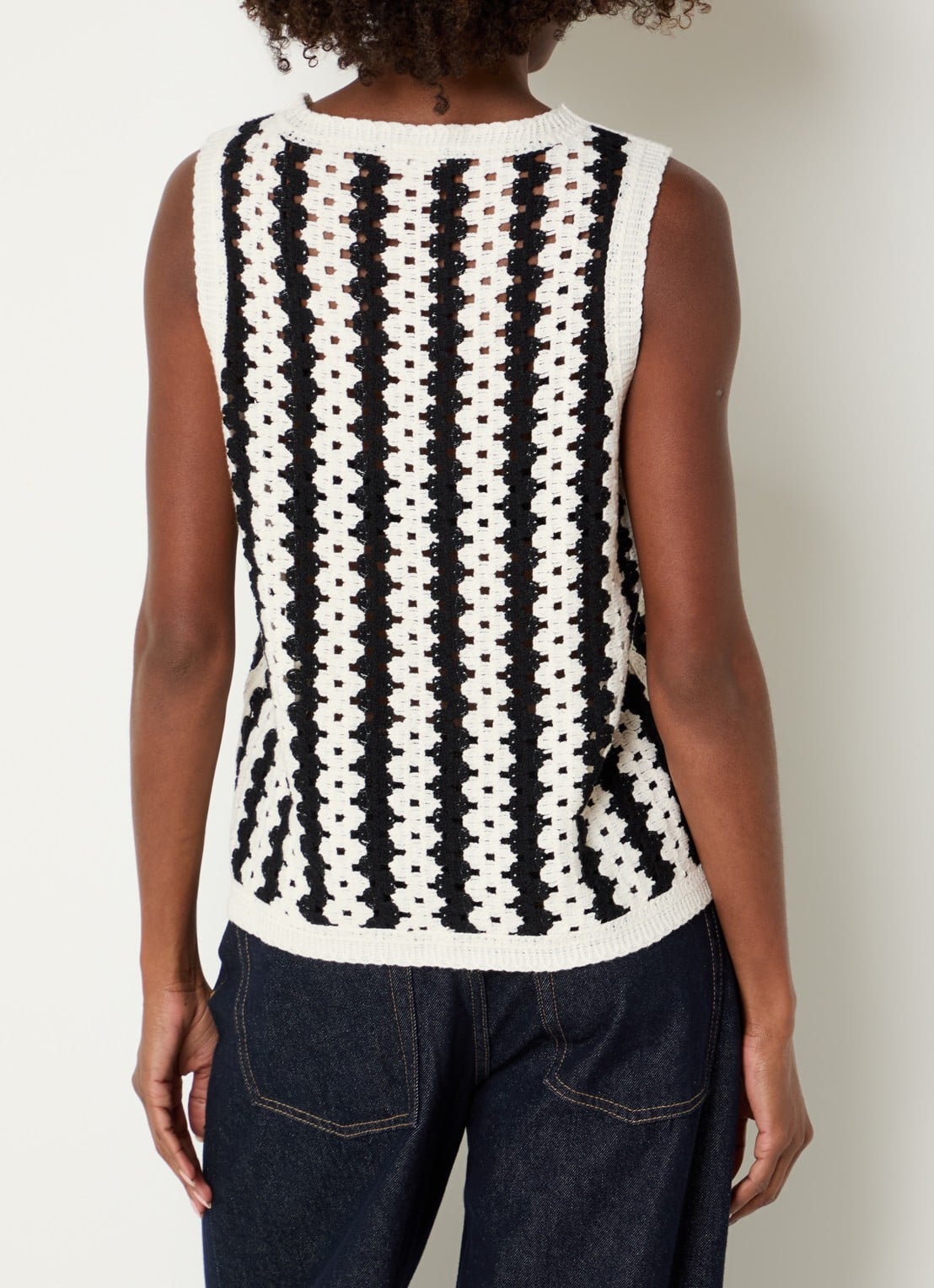 OPUS Ifama tanktop met opengewerkt dessin - achterkant zwart