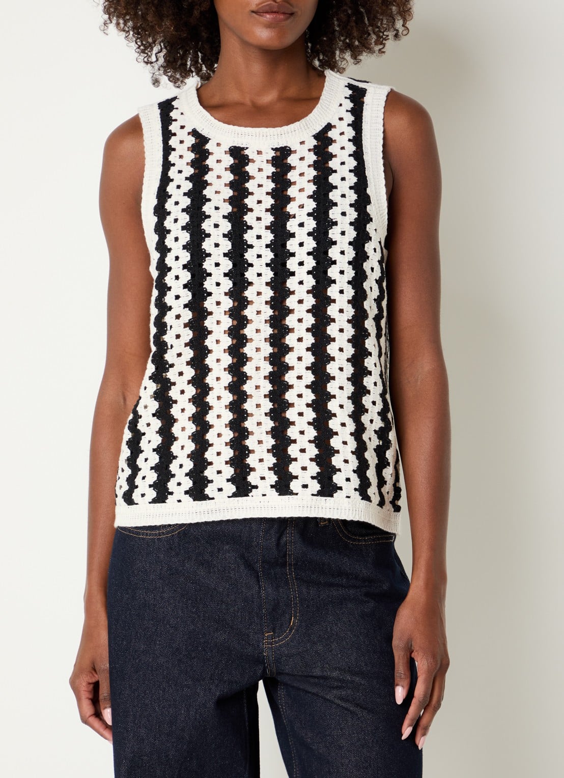OPUS Ifama tanktop met opengewerkt dessin - detail 4 zwart