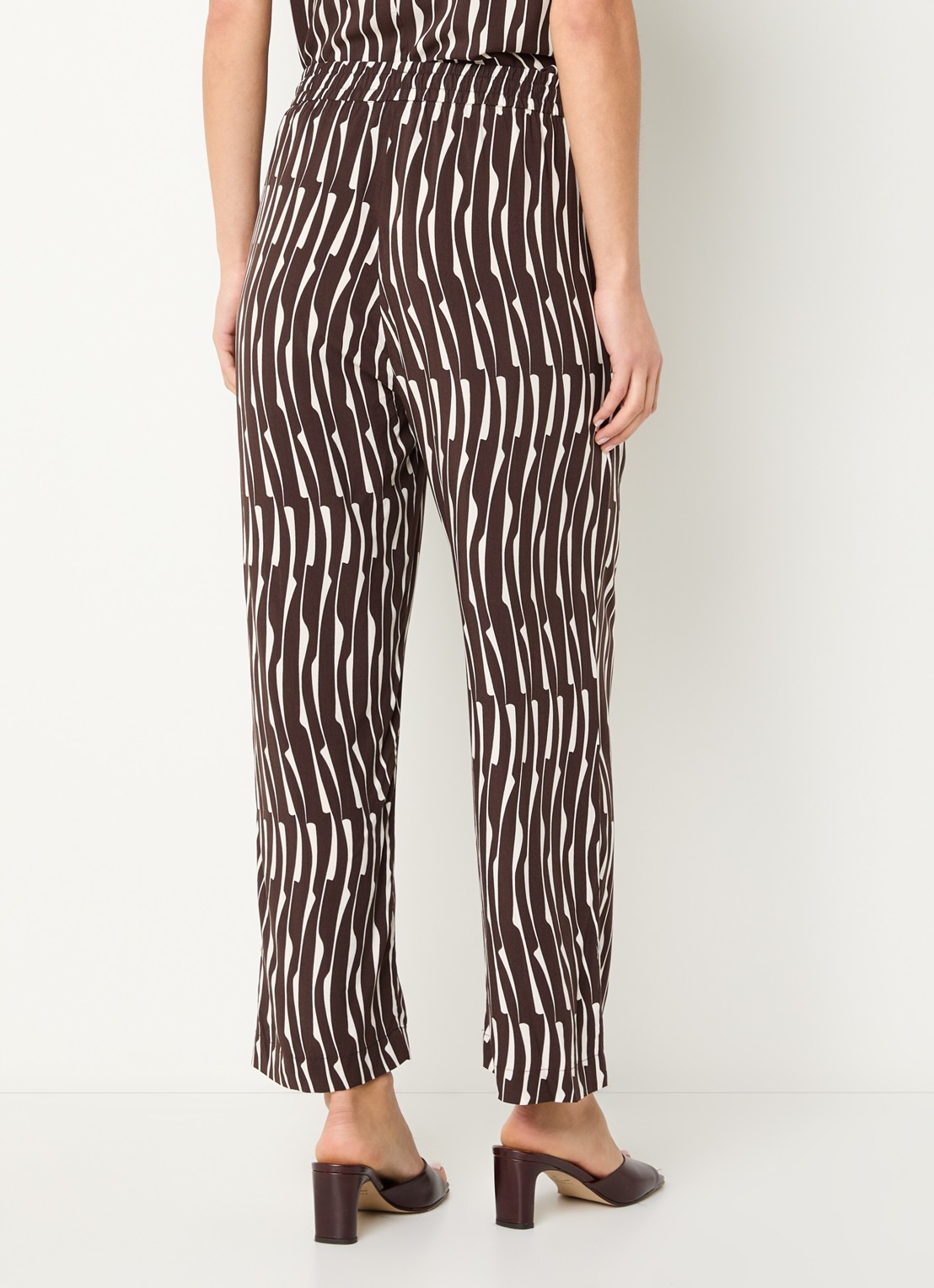 OPUS Marou high waist straight fit cropped broek met print - achterkant donkerbruin