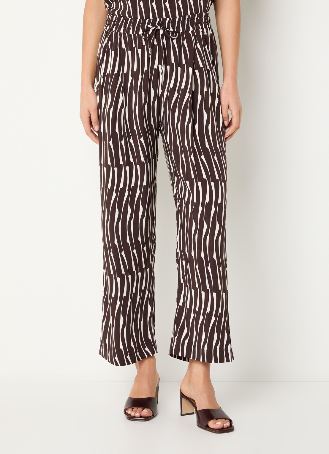 OPUS Marou high waist straight fit cropped broek met print - detail 4 donkerbruin
