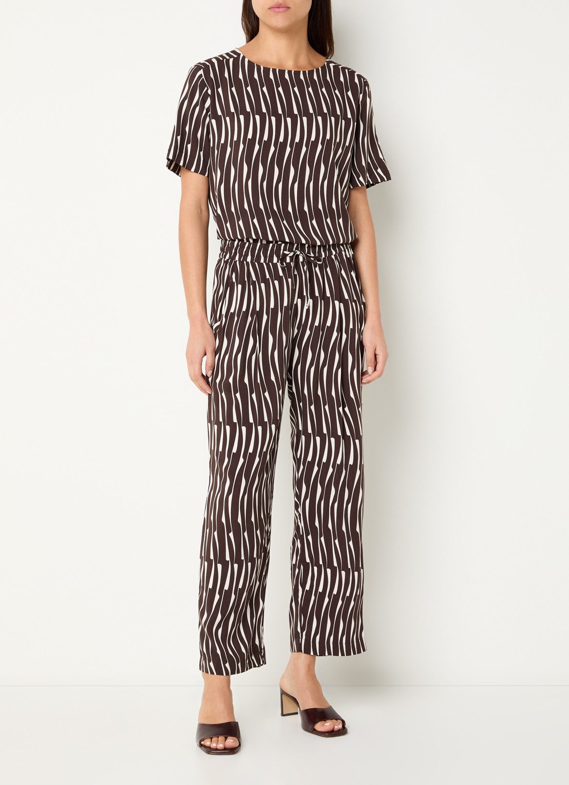 OPUS Marou high waist straight fit cropped broek met print - voorkant 3 donkerbruin