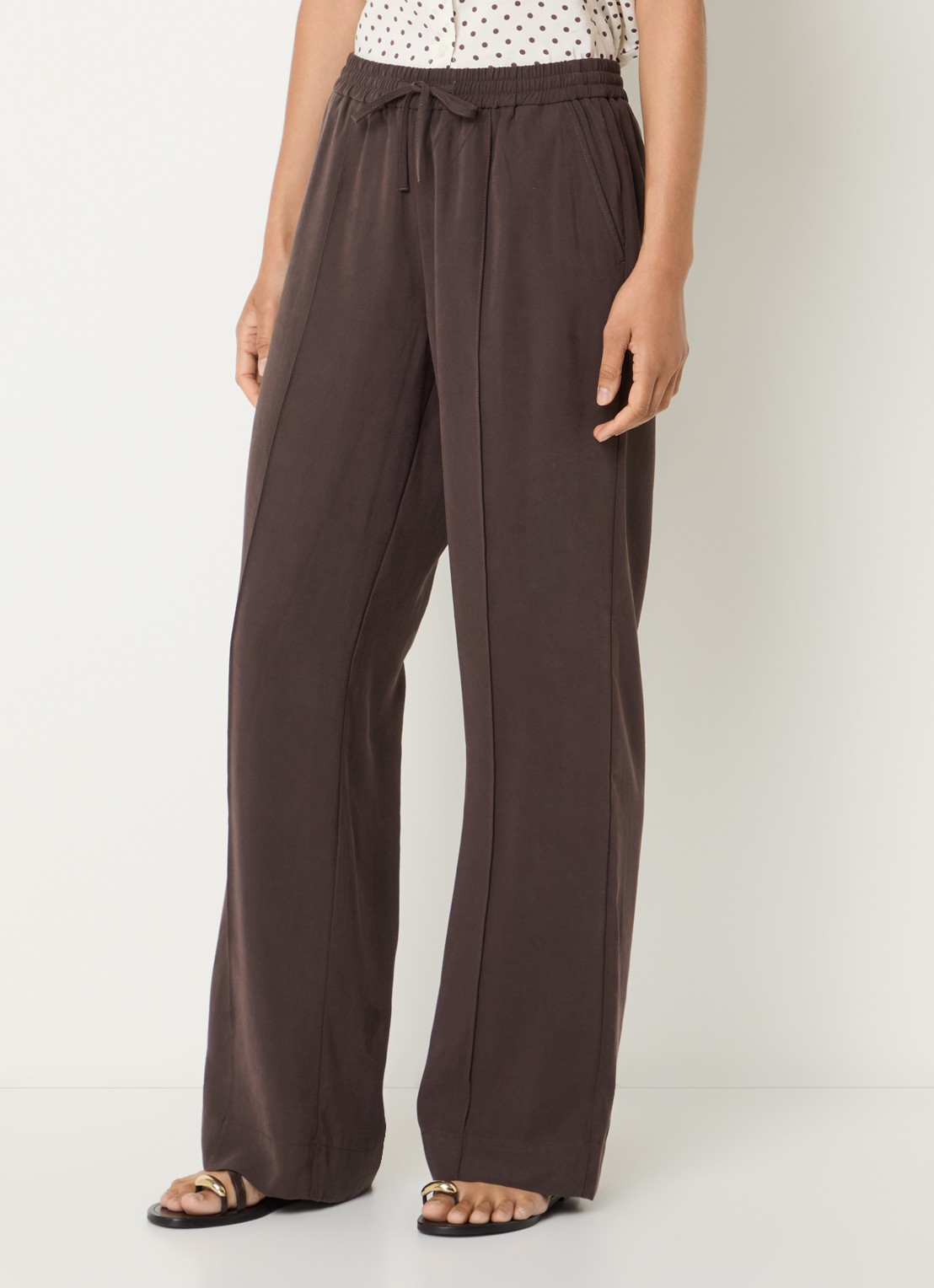 OPUS Marou mid waist loose fit broek met steekzakken - detail 4 donkerbruin