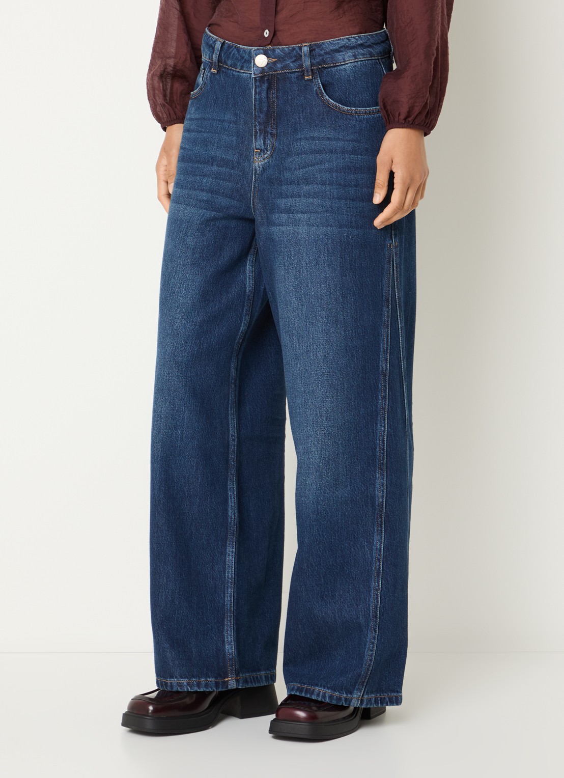 OPUS Meddy Loosy low waist flared jeans met steekzakken - detail 3 donkerblauw