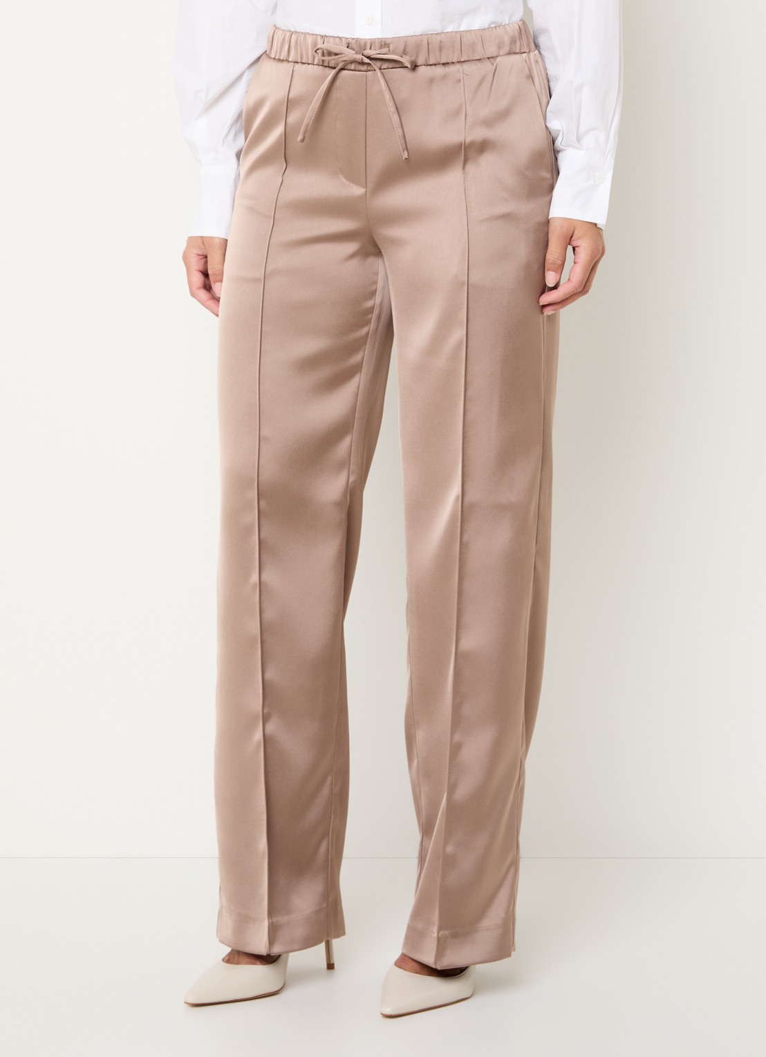 OPUS Melane Cosmic mid waist straight fit pantalon van satijn - detail 4 donkerbeige