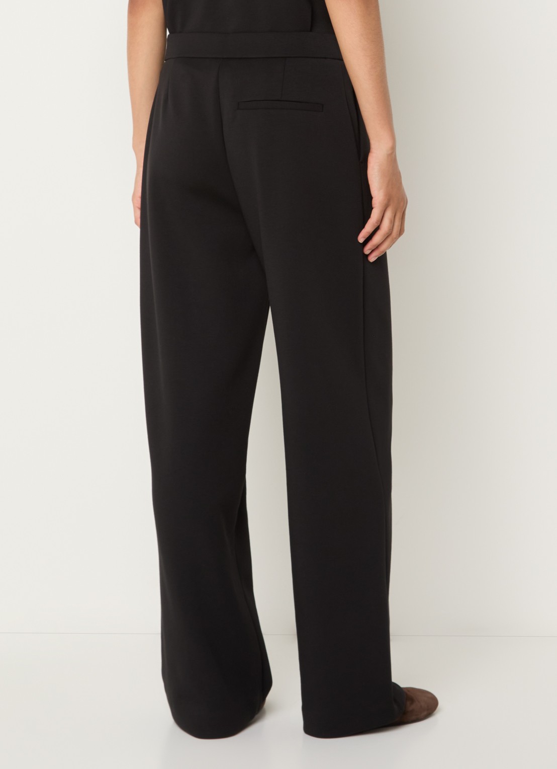 OPUS Melane high waist straight fit pantalon van travelstof met steekzakken - achterkant zwart