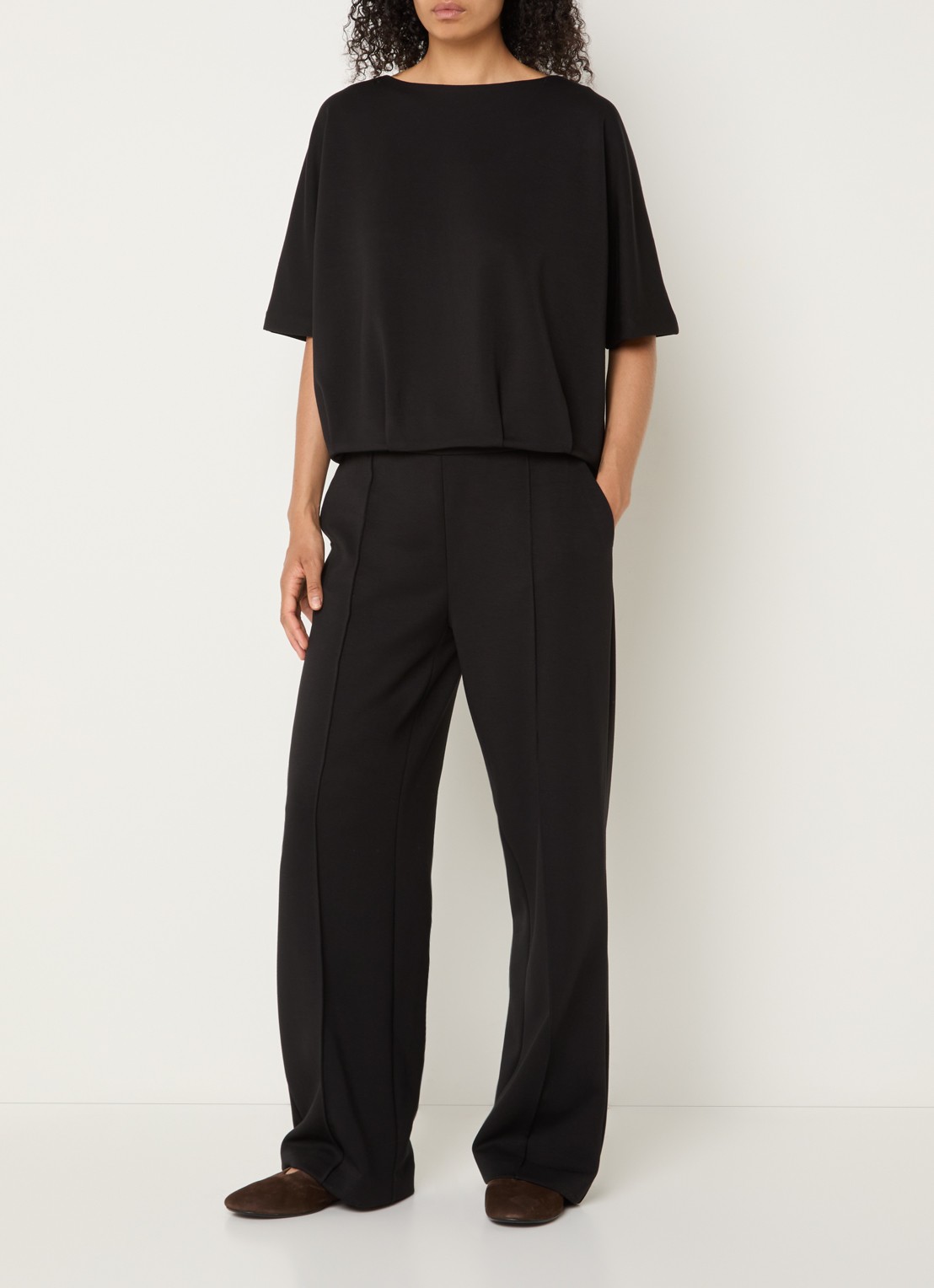 OPUS Melane high waist straight fit pantalon van travelstof met steekzakken - voorkant 4 zwart