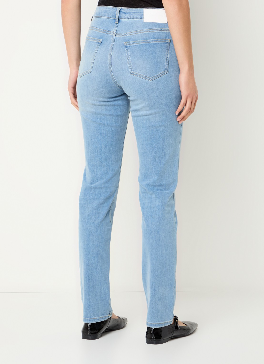 OPUS Melly high waist slim fit jeans met lichte wassing en steekzakken - achterkant 3 indigo